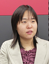 千野　真希