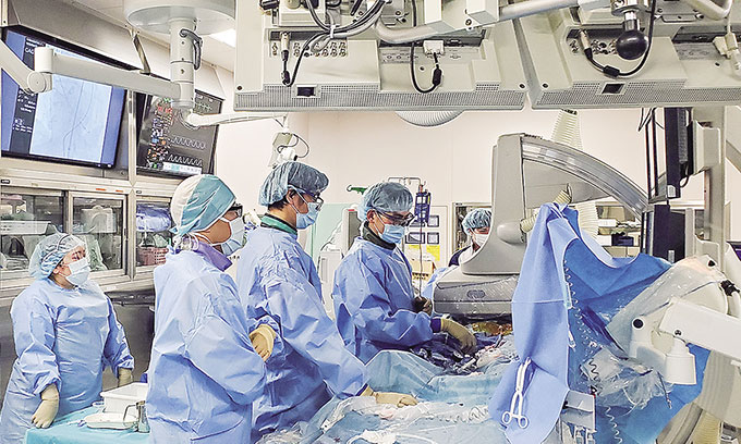 TAVI（経カテーテルの大動脈弁置換術）の様子