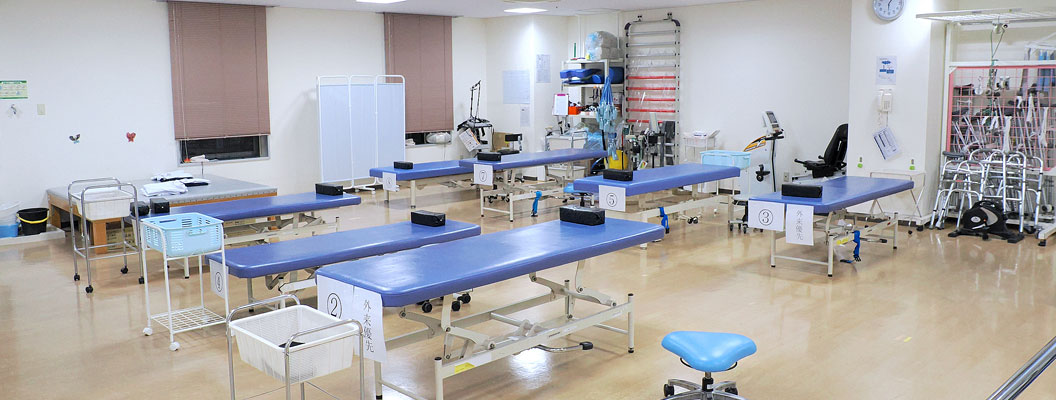 理学療法士18人、作業療法士4人の専門スタッフが術前後のリハビリを担当