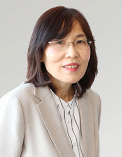 渡辺 弥生教授
