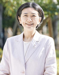 山口 隆子教授