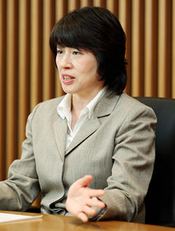 武石 恵美子教授