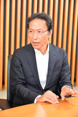 姜尚中さん