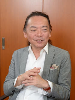 安藤哲也さん